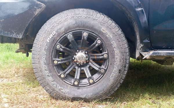 TOYOTA HILUX PICK UP