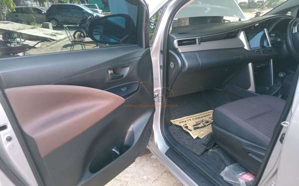 TOYOTA INNOVA G DIESEL