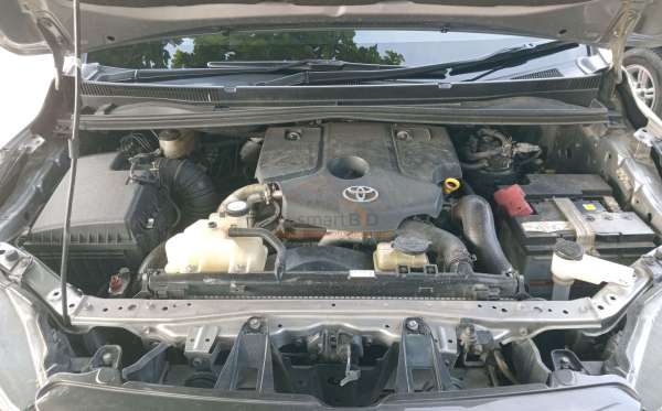 TOYOTA INNOVA G DIESEL
