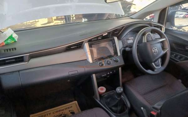 TOYOTA INNOVA G DIESEL