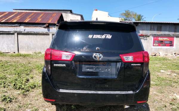 TOYOTA INNOVA
