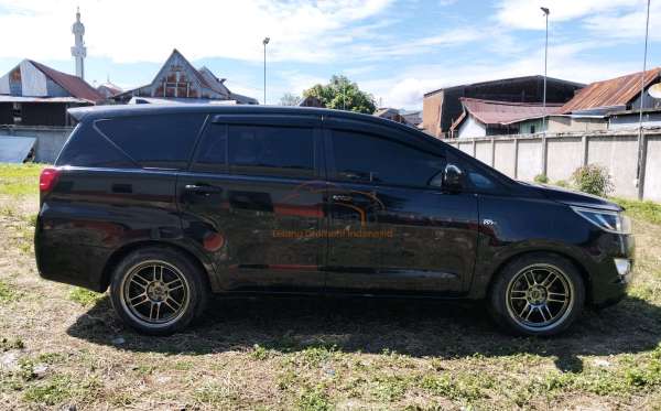 TOYOTA INNOVA