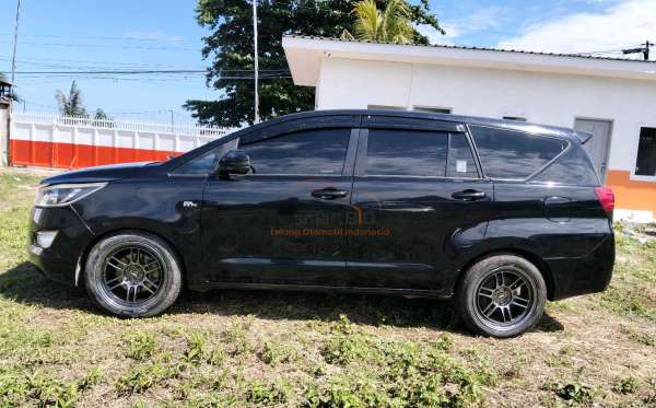 TOYOTA INNOVA
