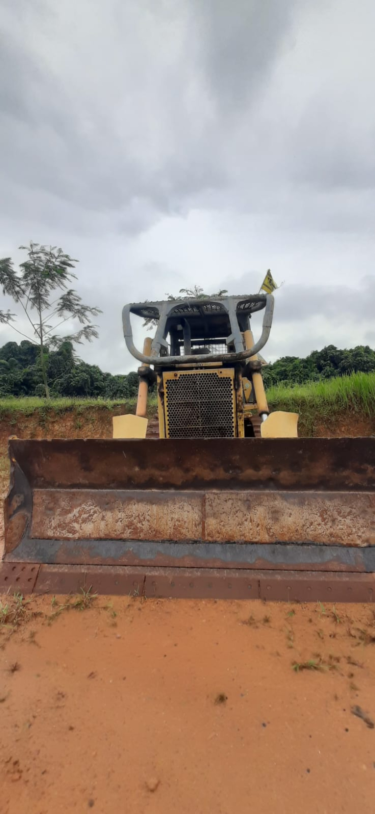 KOMATSU BULLDOZER