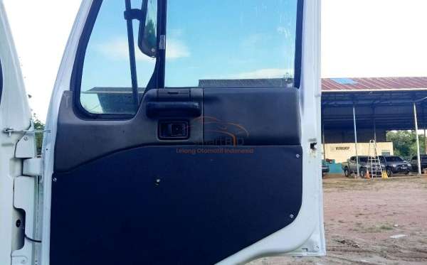 UD TRUCKS 260