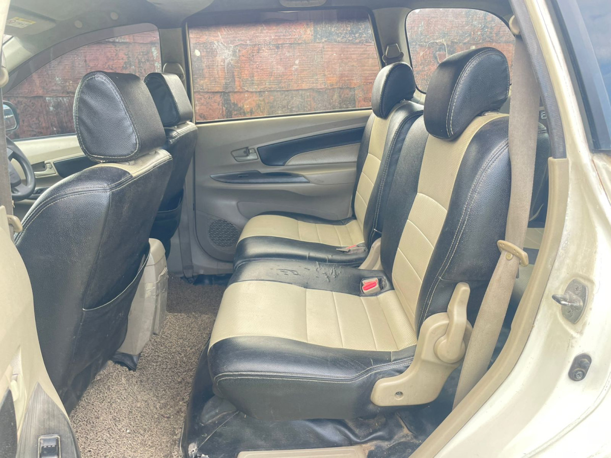 TOYOTA  AVANZA