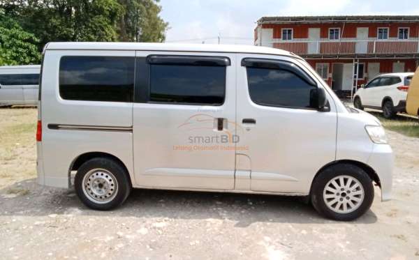 DAIHATSU LUXIO M