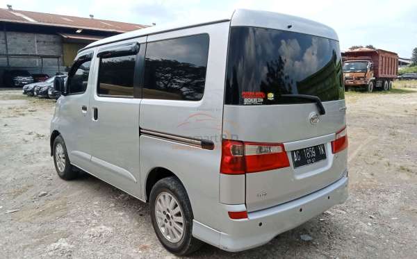 DAIHATSU LUXIO M