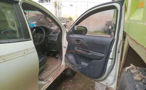 MITSUBISHI DC GLS 4X4
