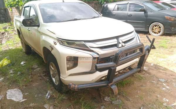 MITSUBISHI DC GLS 4X4