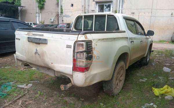 MITSUBISHI DC GLS 4X4
