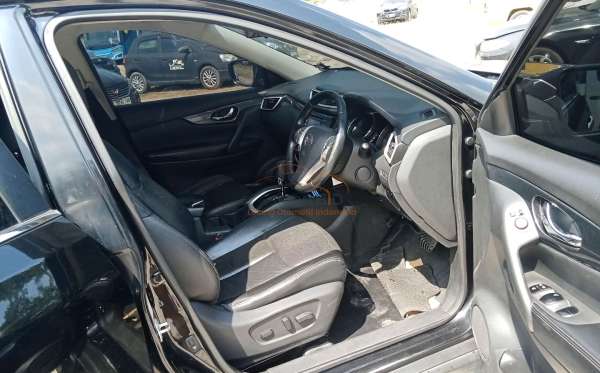 NISSAN  X TRAIL  2.5