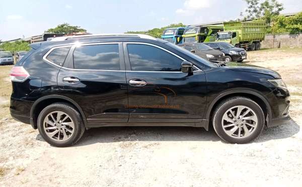 NISSAN  X TRAIL  2.5