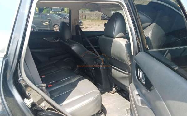 NISSAN  X TRAIL  2.5