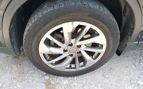 NISSAN  X TRAIL  2.5
