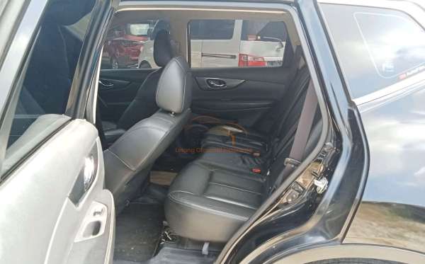 NISSAN  X TRAIL  2.5
