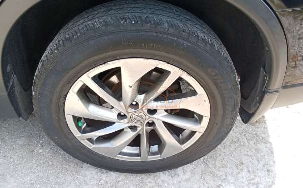NISSAN  X TRAIL  2.5