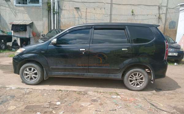 TOYOTA AVANZA 1.3 G