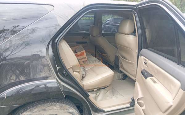 TOYOTA FORTUNER G 2.5 TRD VNT