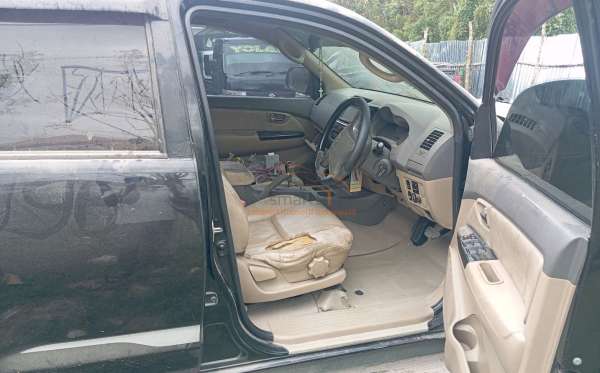 TOYOTA FORTUNER G 2.5 TRD VNT