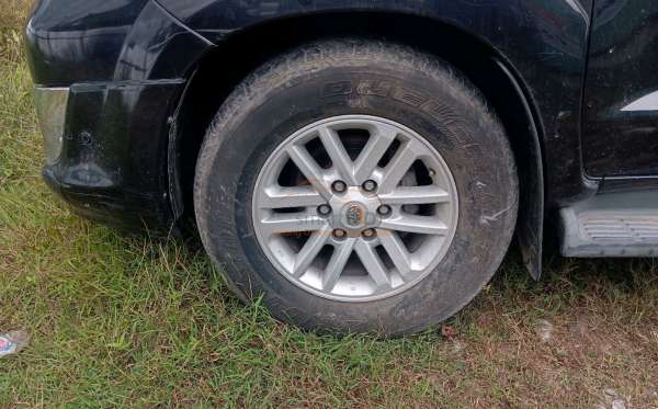TOYOTA FORTUNER G 2.5 TRD VNT