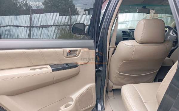 TOYOTA FORTUNER G 2.5 TRD VNT