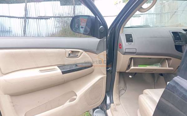 TOYOTA FORTUNER G 2.5 TRD VNT