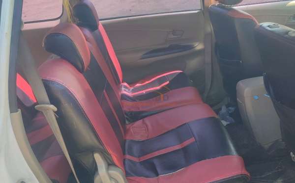 TOYOTA  AVANZA  G
