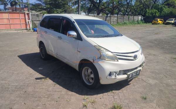 TOYOTA  AVANZA  G