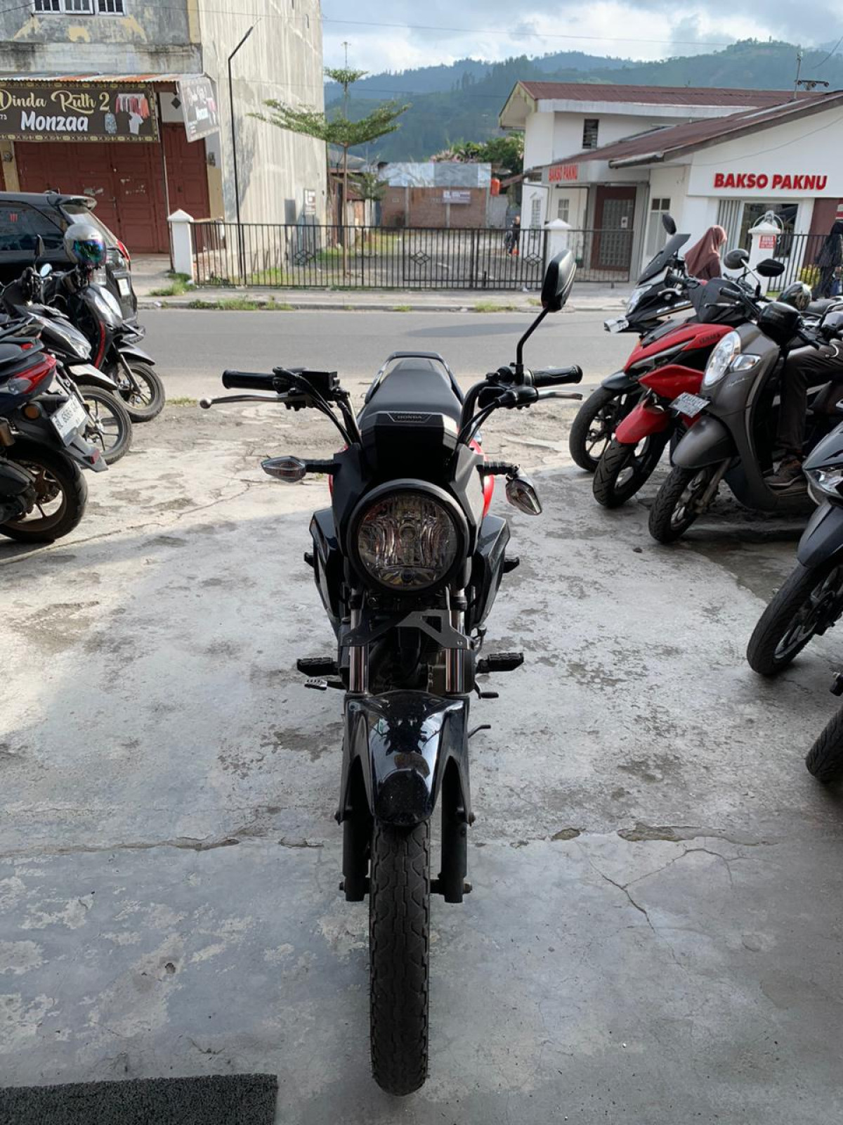 HONDA CB 150 Verza