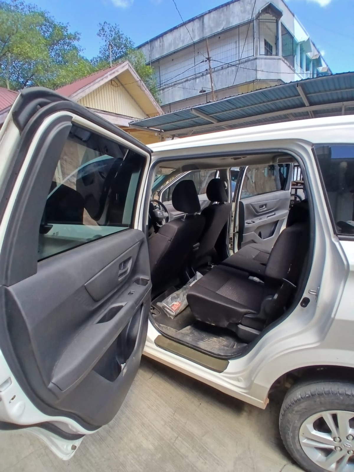TOYOTA  AVANZA