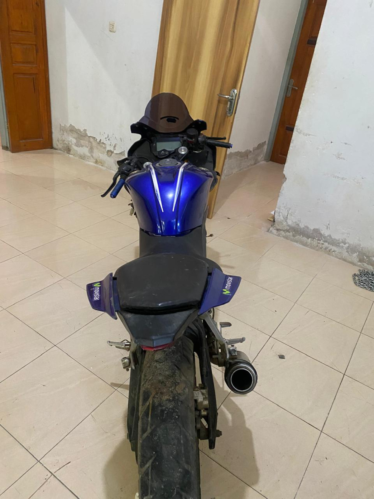 YAMAHA R15