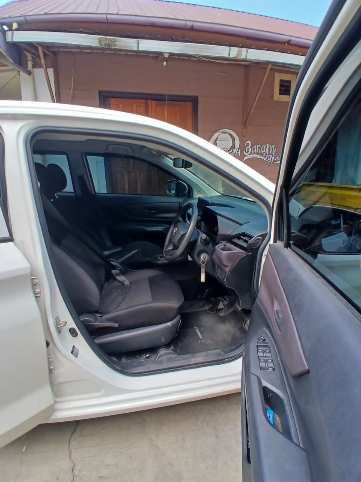 TOYOTA  AVANZA