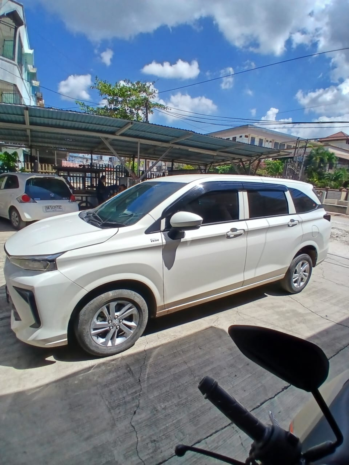 TOYOTA  AVANZA