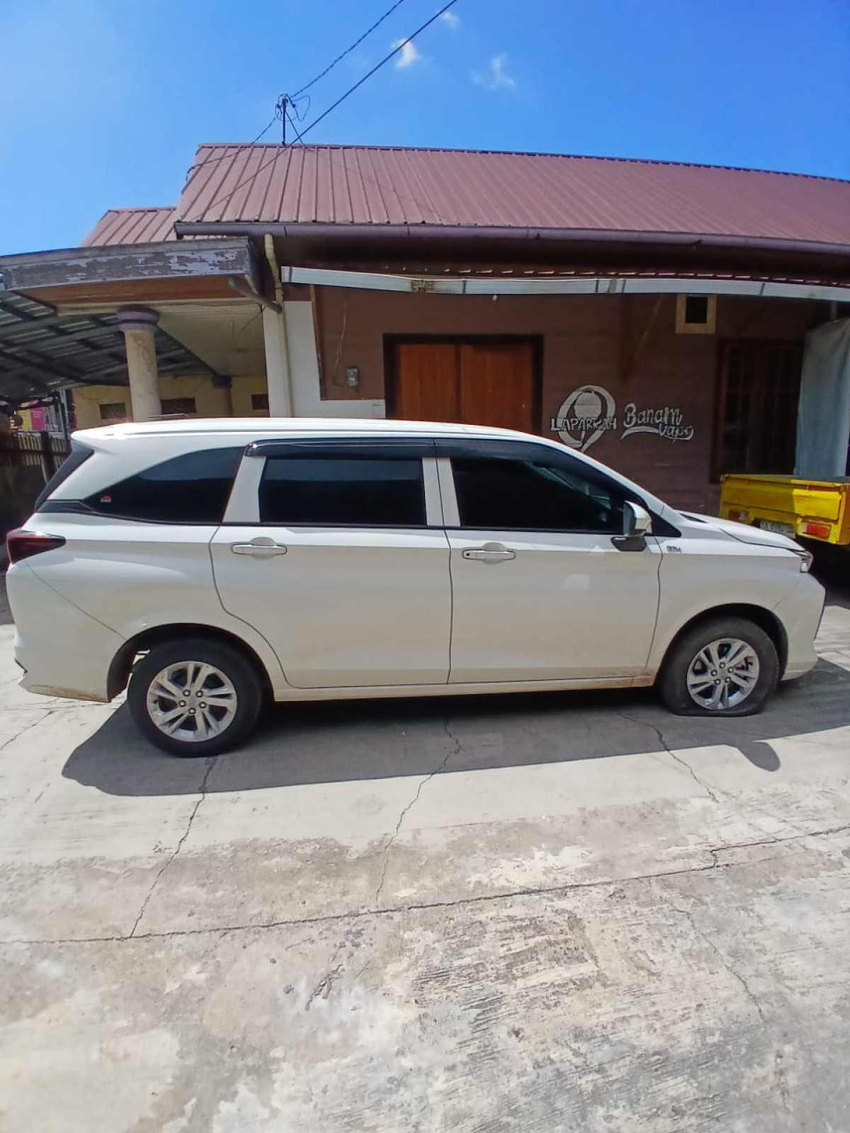 TOYOTA  AVANZA
