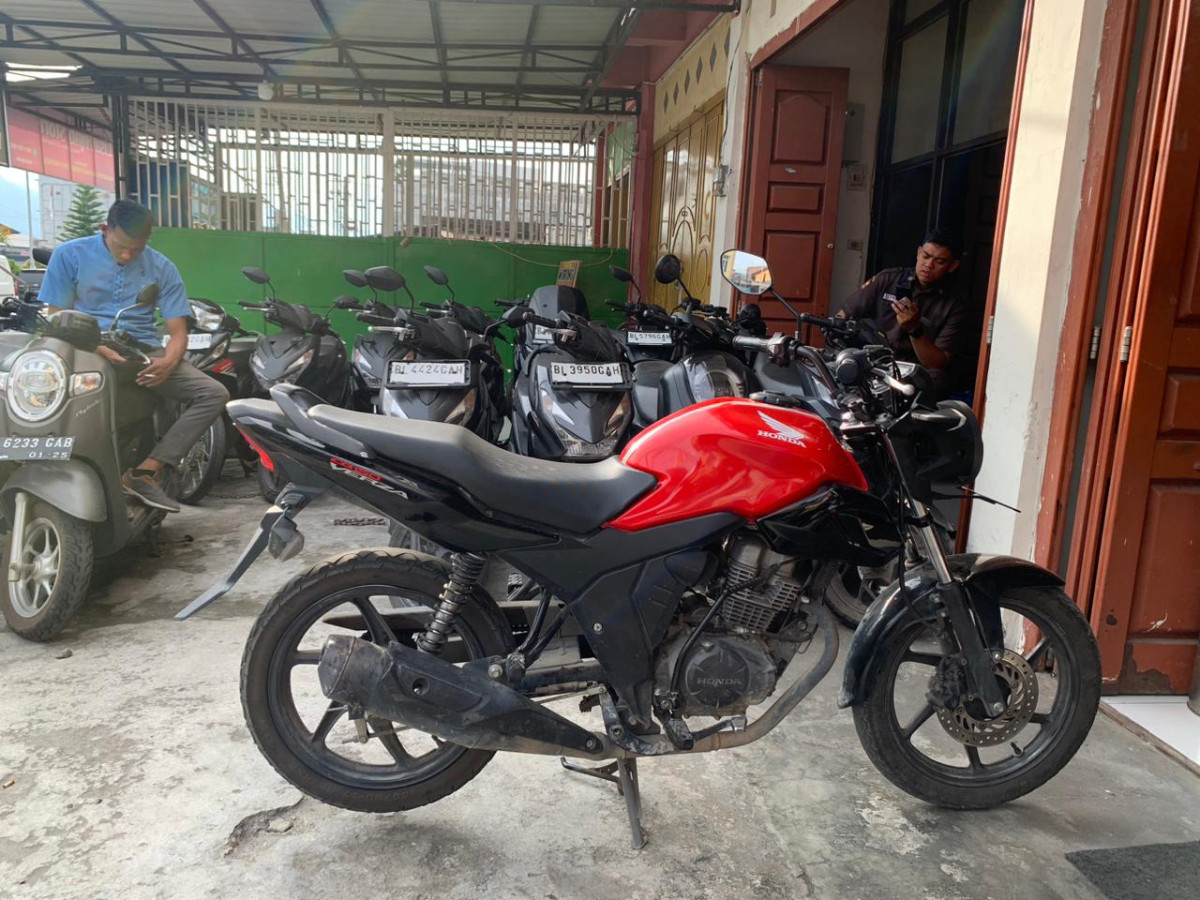 HONDA CB 150 Verza