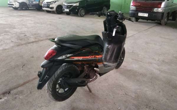 HONDA  GENIO