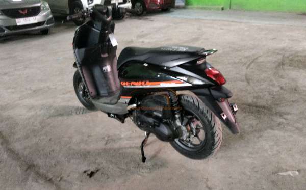 HONDA  GENIO
