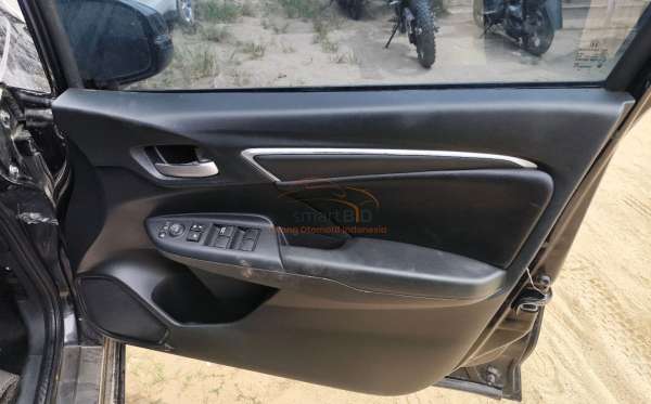 HONDA  JAZZ  GK5 1.5 RS