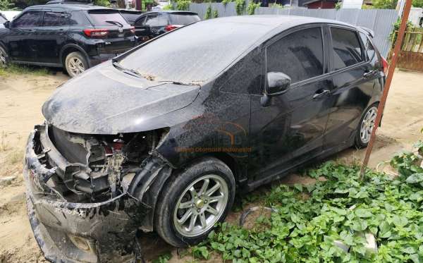 HONDA  JAZZ  GK5 1.5 RS
