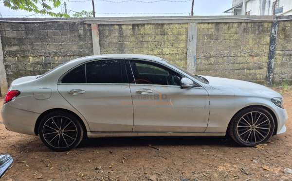 MERCEDES BENZ C 200