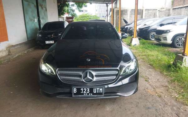 MERCEDES BENZ E 200