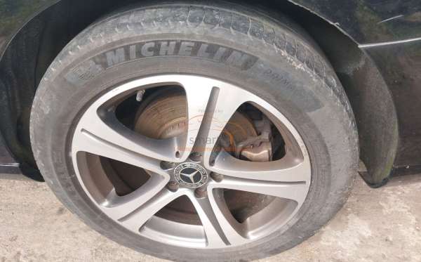 MERCEDES BENZ E 200