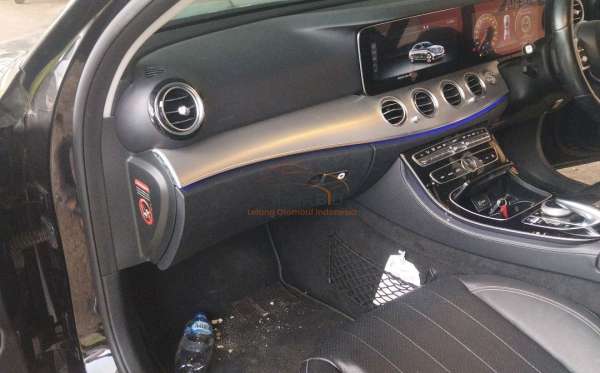 MERCEDES BENZ E 200