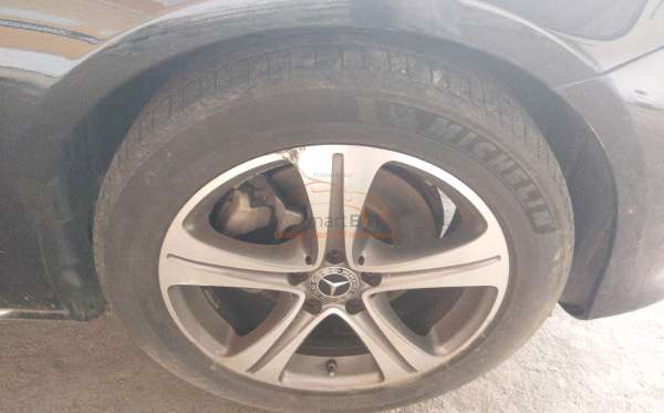 MERCEDES BENZ E 200