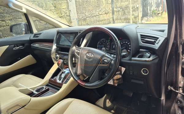 TOYOTA ALPHARD 2.5 G