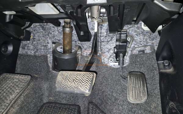 TOYOTA ALPHARD 2.5 G