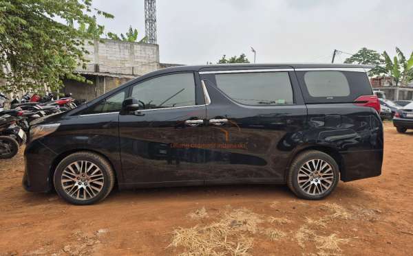 TOYOTA ALPHARD 2.5 G