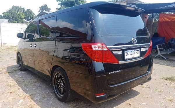 TOYOTA ALPHARD 2.4 X