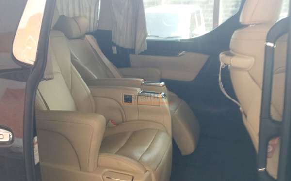TOYOTA ALPHARD 2.5 G